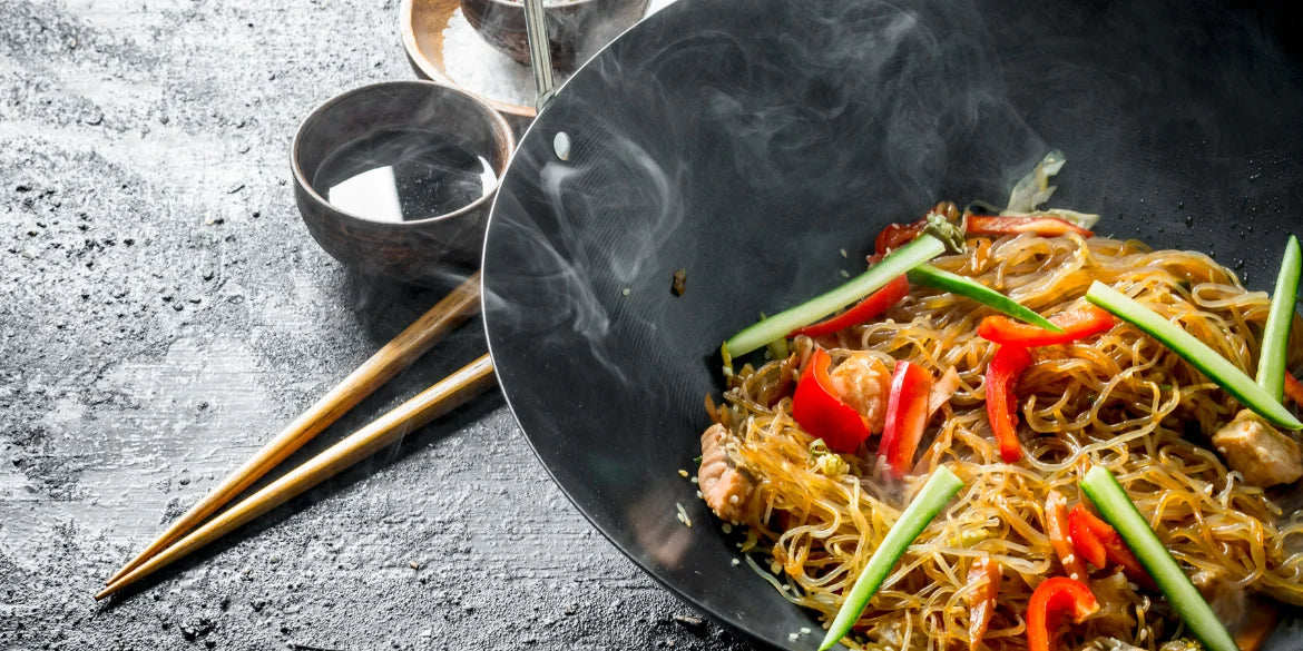 Kulinarische Reise nach Fernost: So gelingt authentisches Kochen daheim