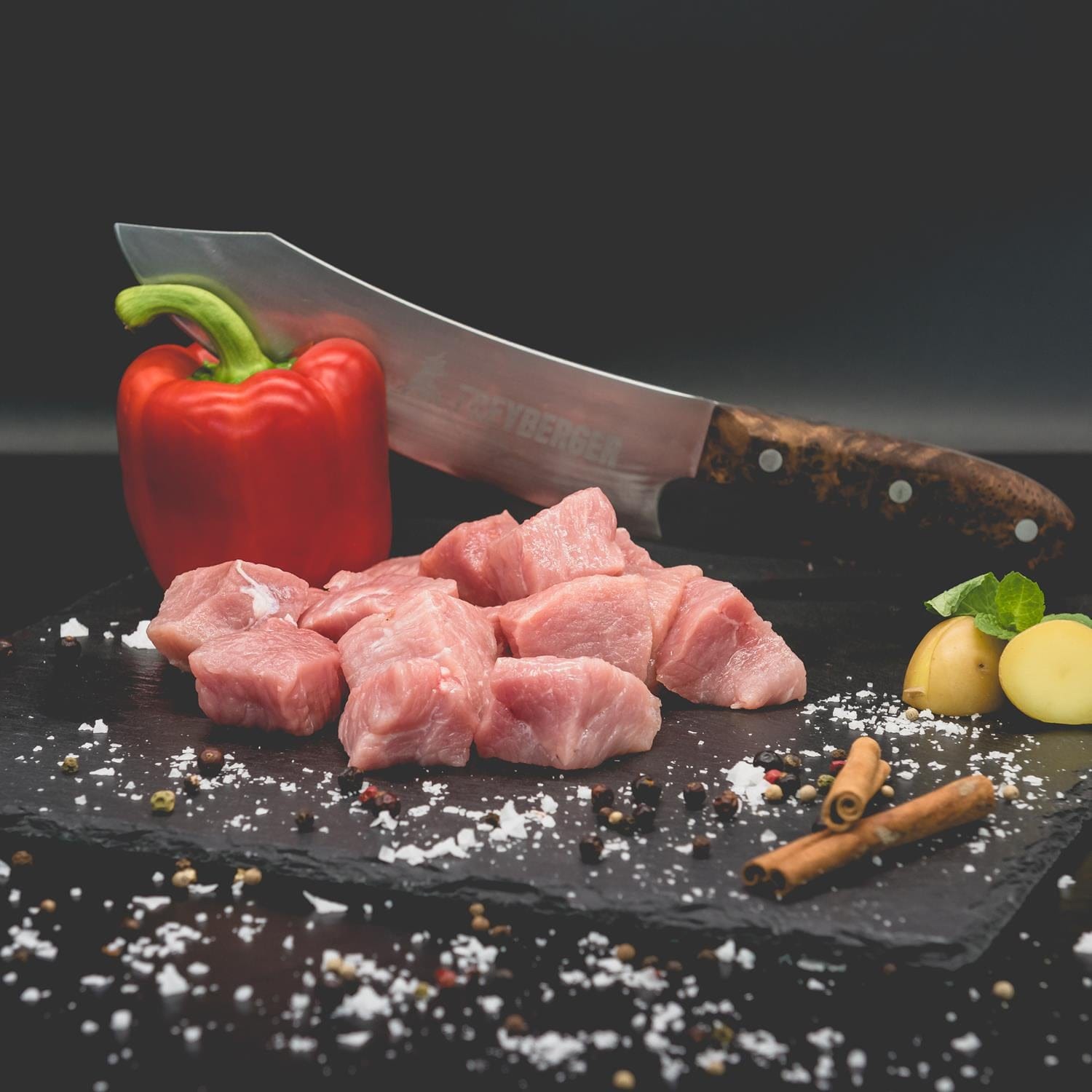 schweinegulasch schweine gulasch - natürlich von Freyberger