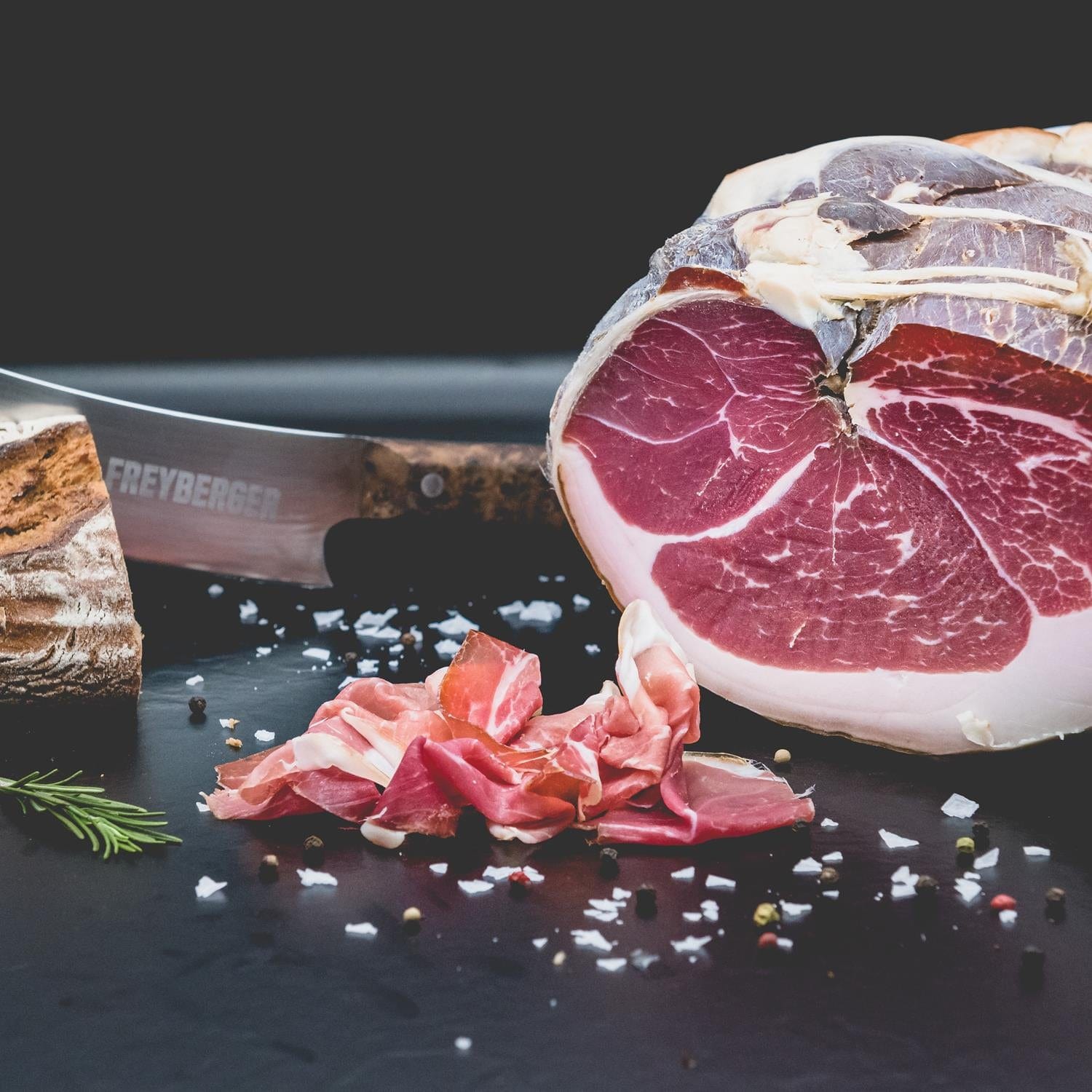 original italienischer parmaschinken online kaufen parmaschinken schinken aus parma dop - natürlich von Freyberger