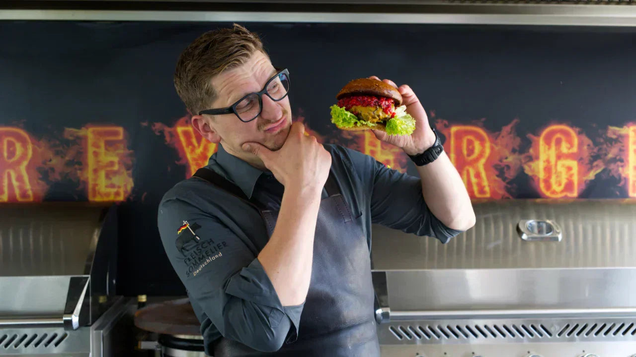 Metzger macht aus GÖNRGY® Burger
