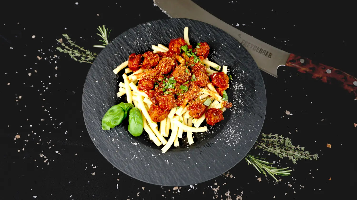 Nudelpfanne mit Pizaabratwürsten