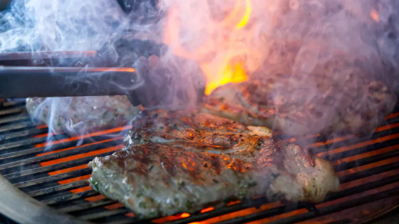 Schweinenacken vom Grill - Alles über Steaks, Rollbraten & Co.