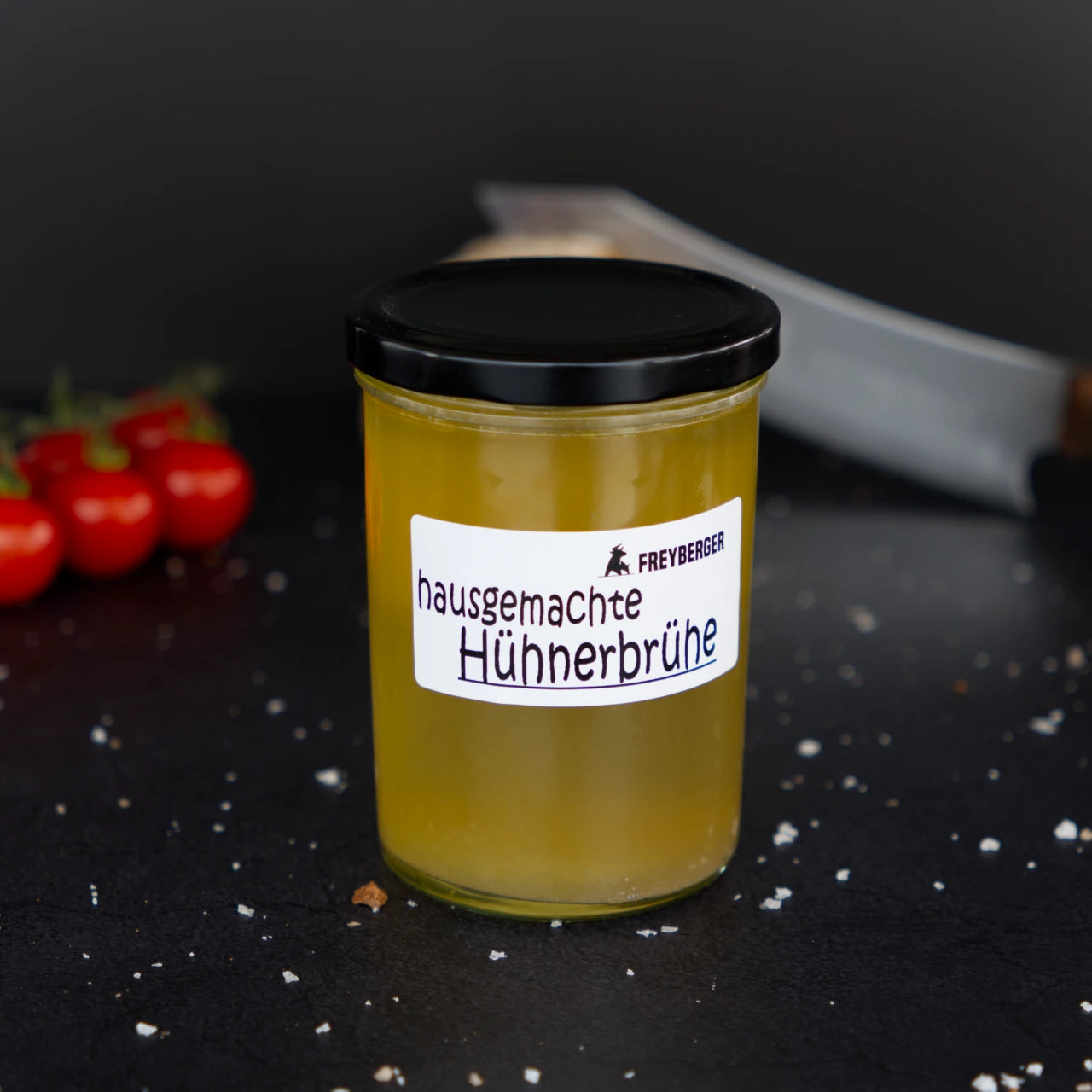 Hausgemachte Rinder- und Hühnerbrühe