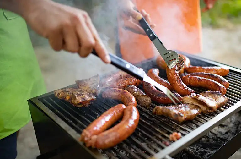 grillen bratwurst fleisch rind hähnchen schwein richtige garzeit thermometer
