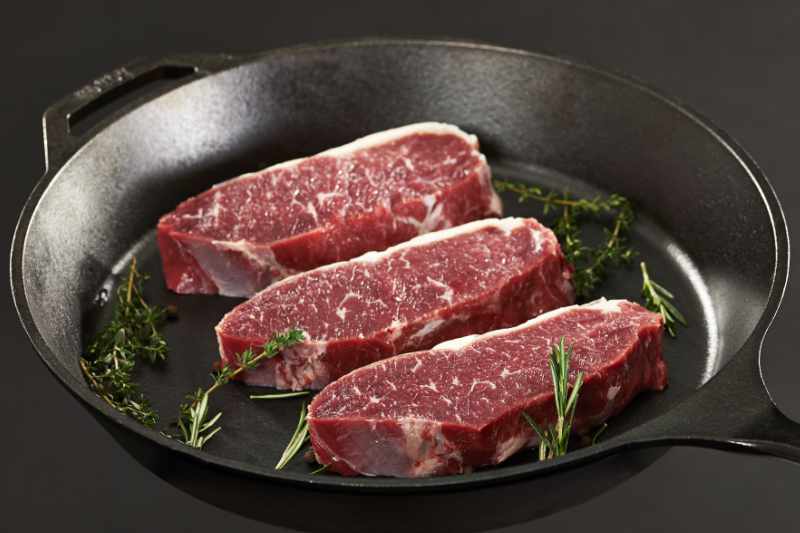 new york strip steak dryaged Rind Roastbeef New York Strip - natürlich von Freyberger