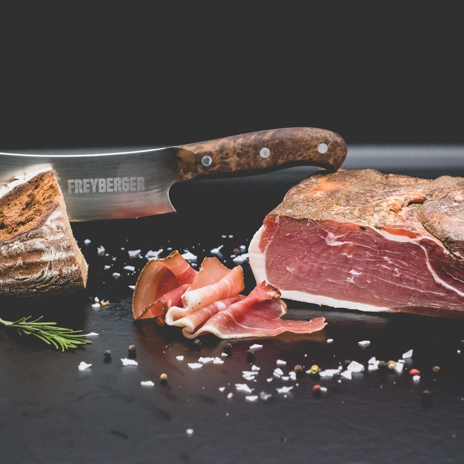 suedtiroler speck schinken kaufen suedtiroler schinken - natürlich von Freyberger